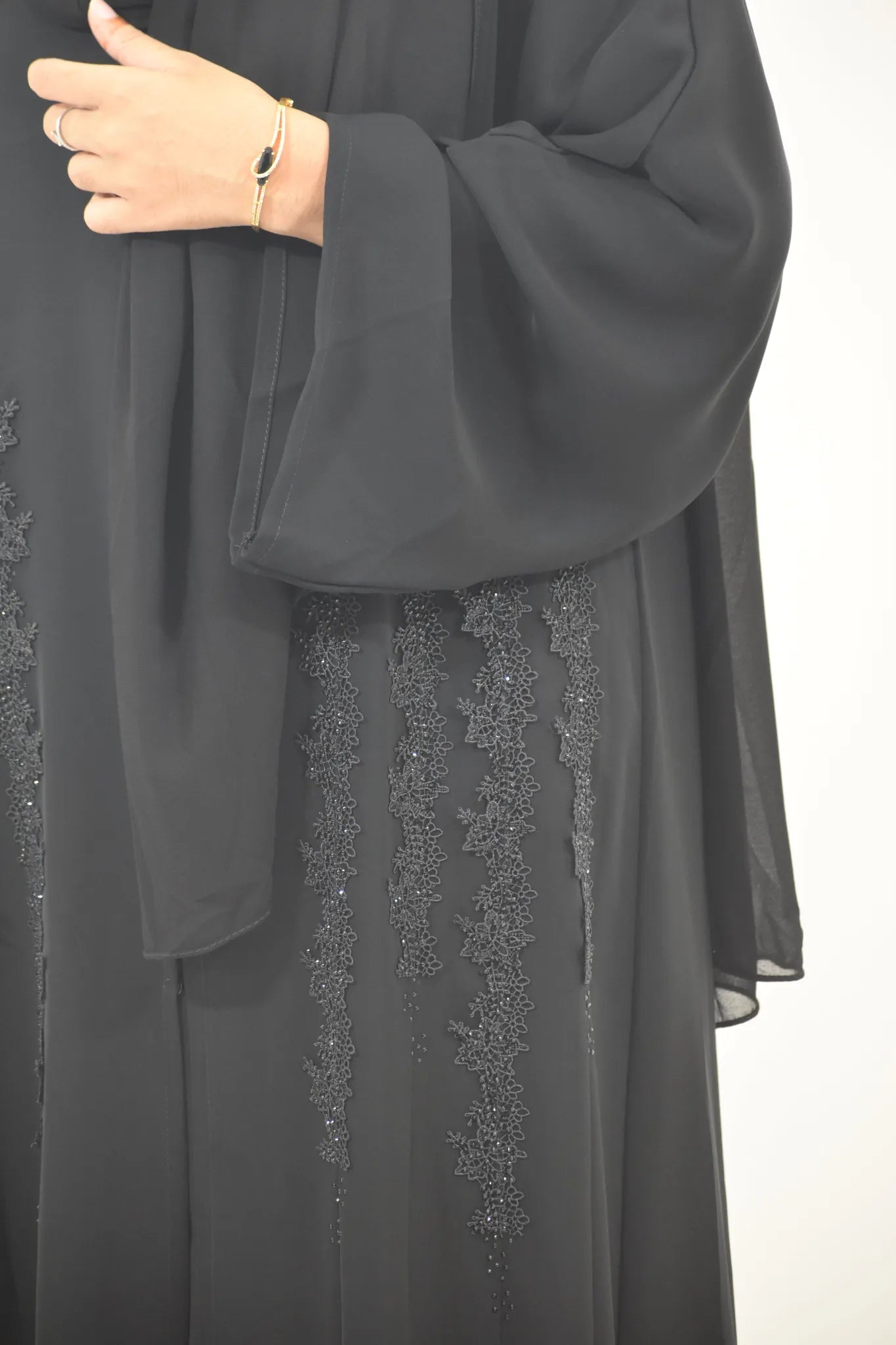 Black Emarati abaya
