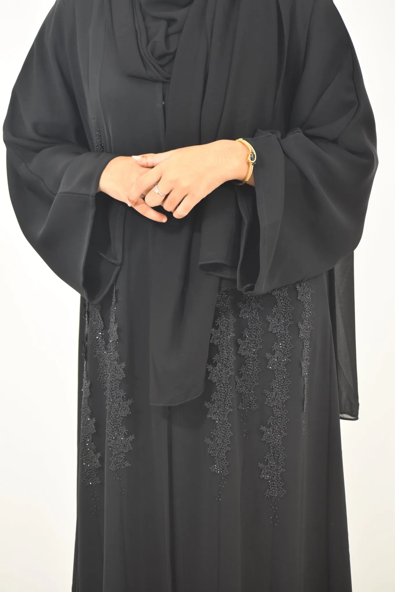 Black Emarati abaya