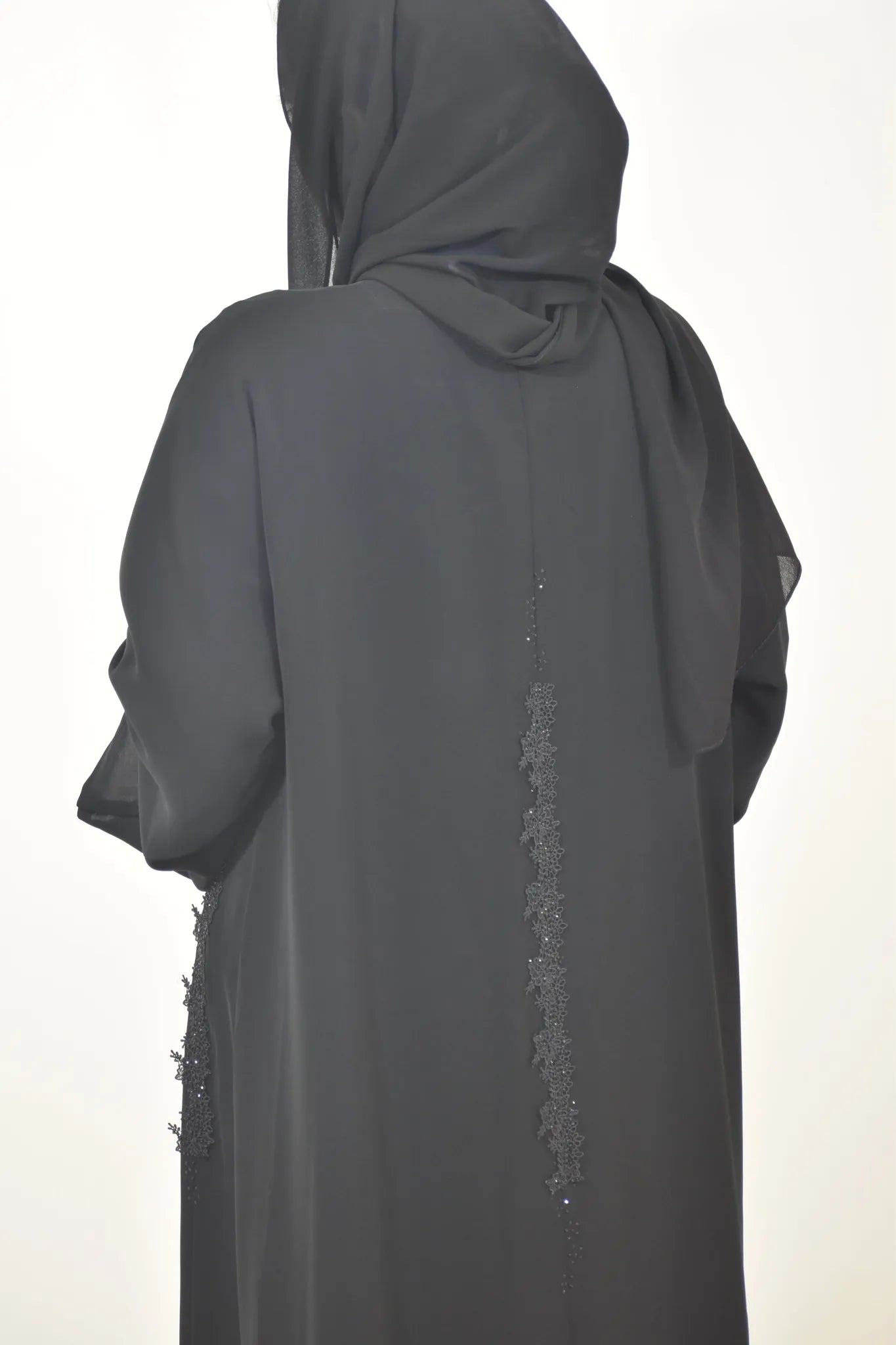 Black Emarati abaya